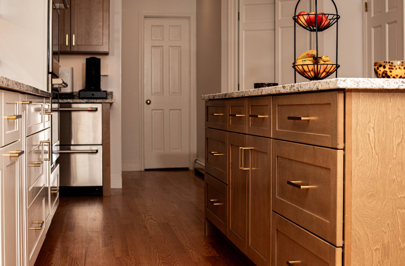 Cabinet prices ranged from best, better, and good. Homeowners choose the good cabinet option to allow for an increased budget for lighting and appliances.